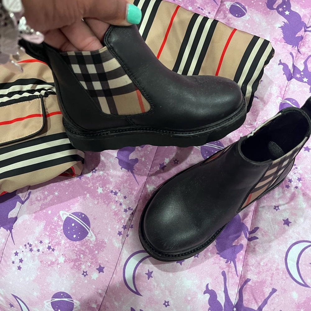 Burberry boots